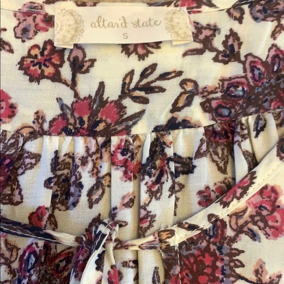 Altar’d state top. - Picture 2 of 4